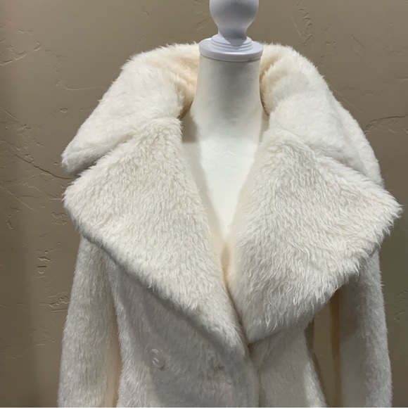 Nonat Luxury Coats "Margot Short Coat", Color: Ivory, Size S - Picture 2 of 11